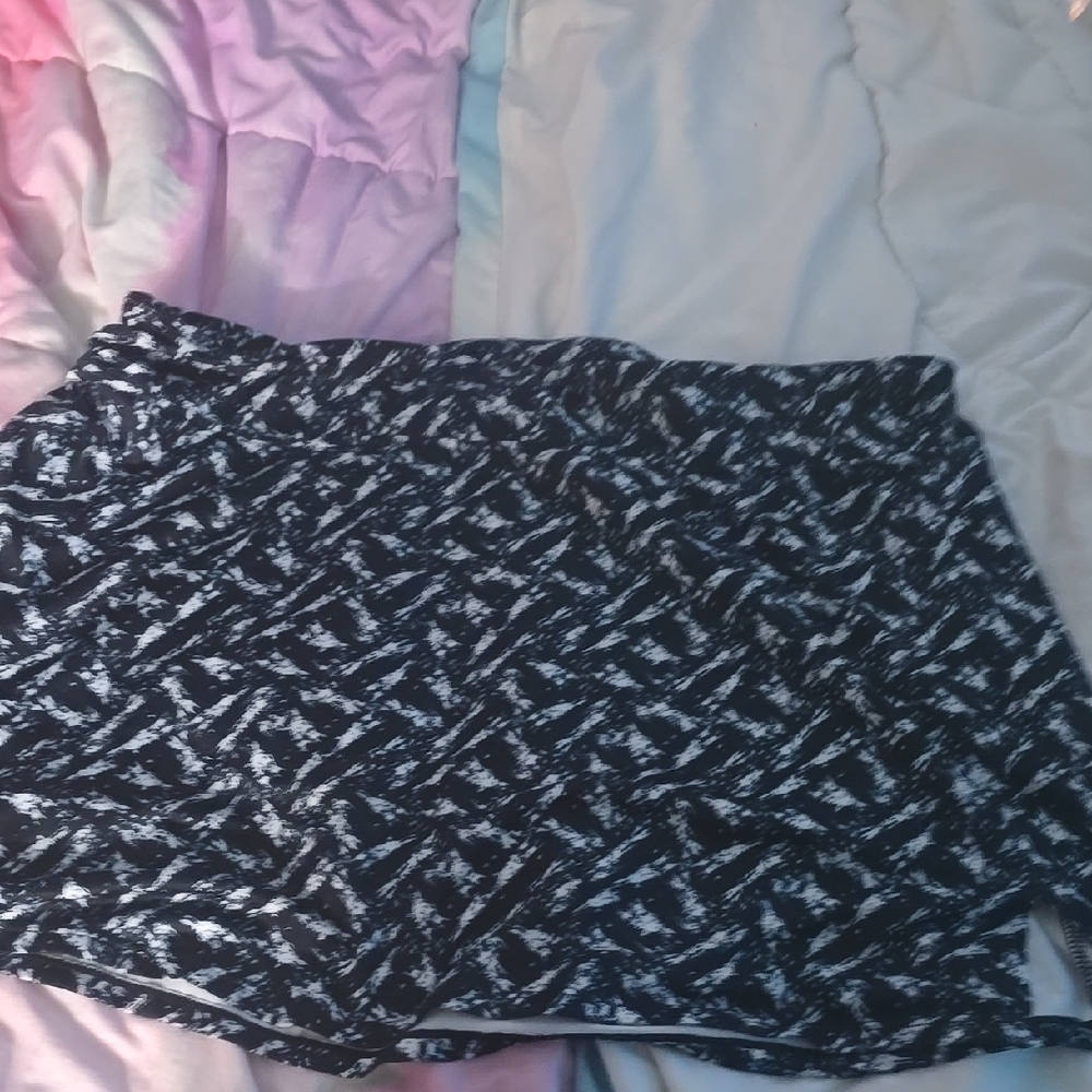 Black and White Patterned Skirt